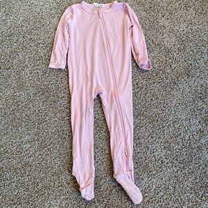 Kyte Baby “Peony” zip footie